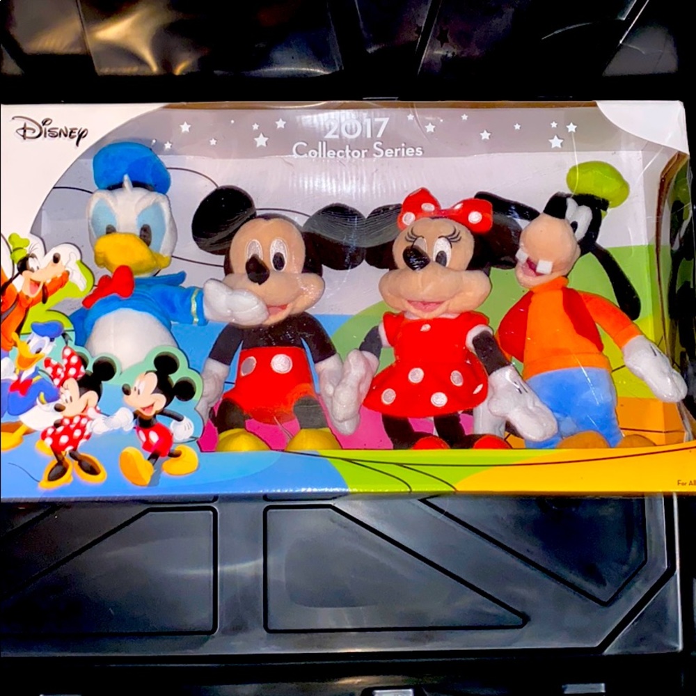Disney 2017 Collector Series Stuffed Animals